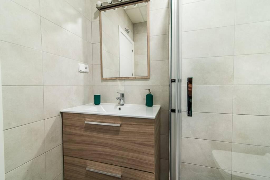 #15Pin-2 Apartamento De Un Dormitorio Plaza Castilla マドリード エクステリア 写真