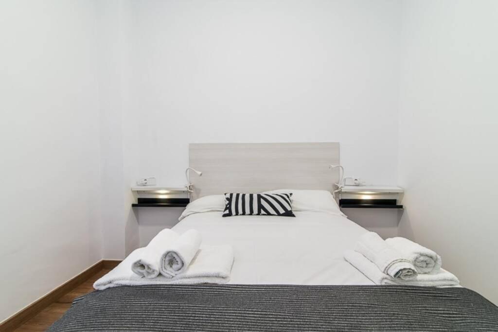 #15Pin-2 Apartamento De Un Dormitorio Plaza Castilla マドリード エクステリア 写真