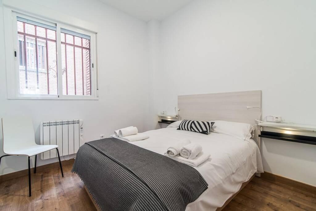 #15Pin-2 Apartamento De Un Dormitorio Plaza Castilla マドリード エクステリア 写真