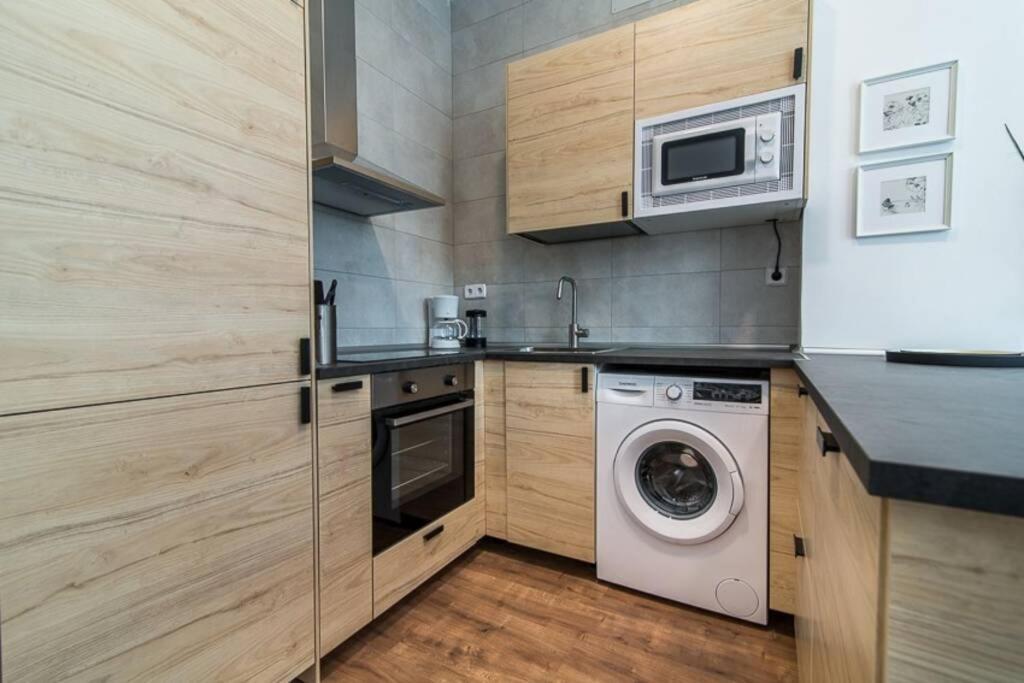 #15Pin-2 Apartamento De Un Dormitorio Plaza Castilla マドリード エクステリア 写真
